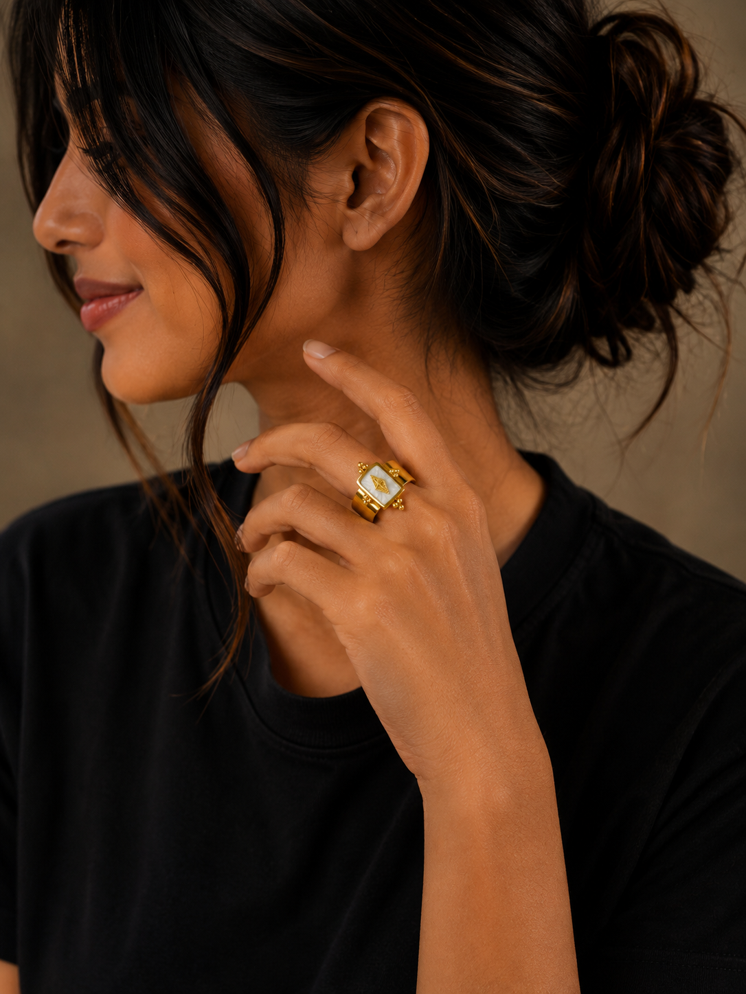Pearl Inlay Gold Ring